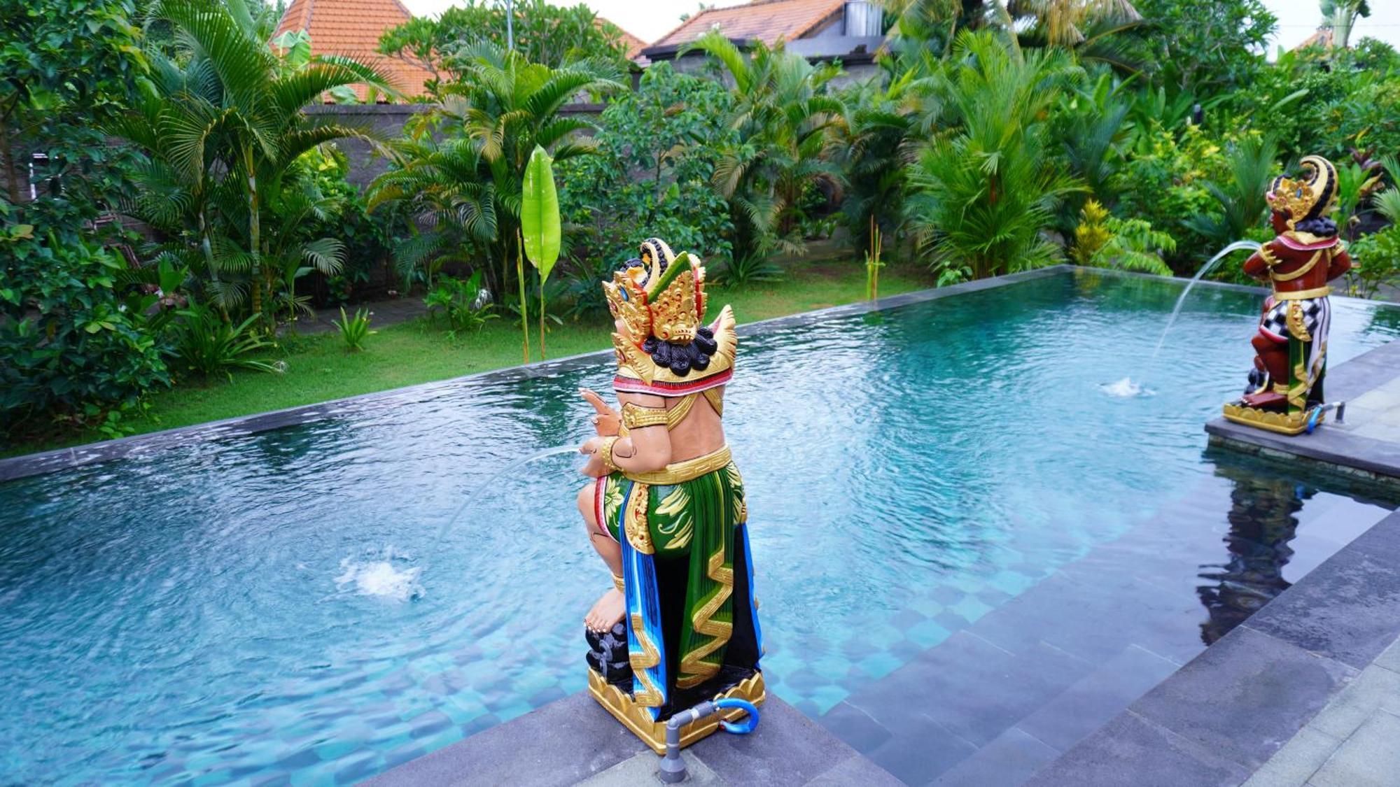 Royani * Sukawati (Bali)