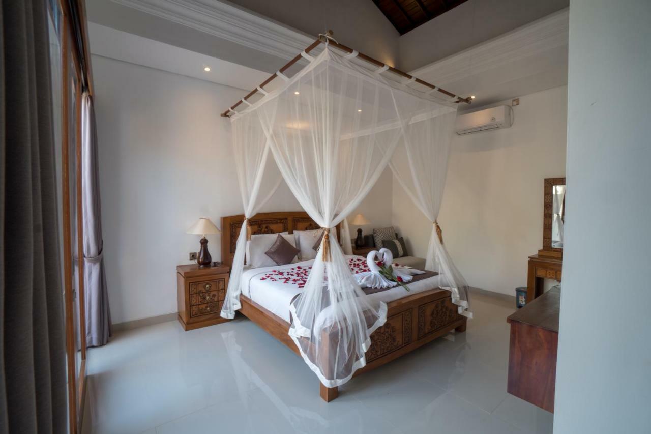 Royani * Sukawati (Bali)